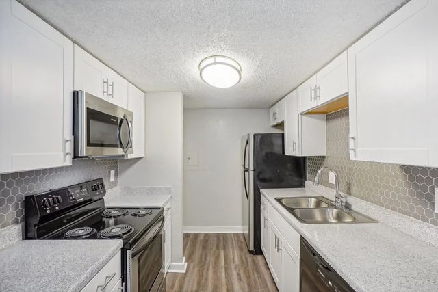 9180 Forest Lane 02-211, Dallas, TX 75243