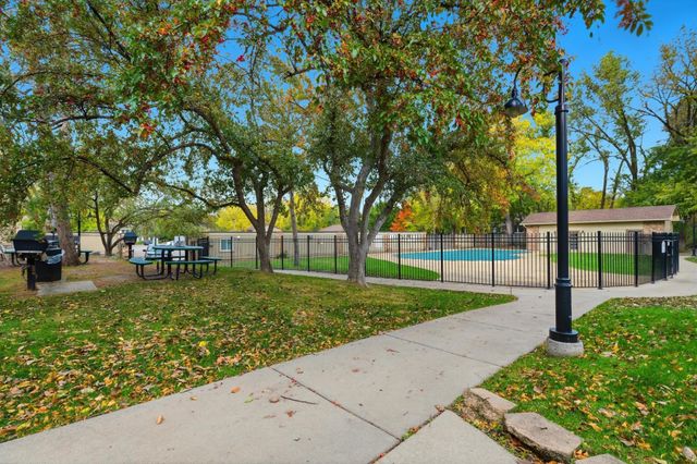 4648 Cedar Lake Road S 3, Saint Louis Park, MN 55416