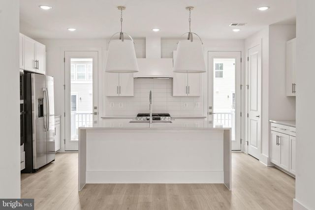 9207 FORKLEAF OAK DR, Fredericksburg, VA 22407
