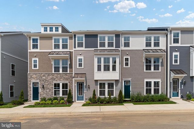 9207 FORKLEAF OAK DR, Fredericksburg, VA 22407