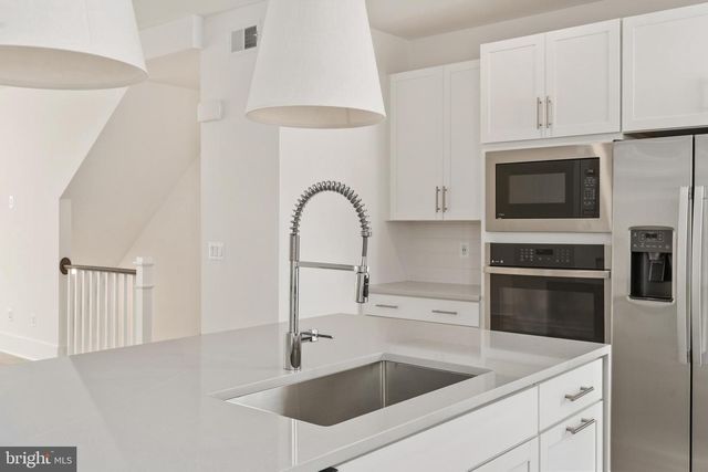 9207 FORKLEAF OAK DR, Fredericksburg, VA 22407