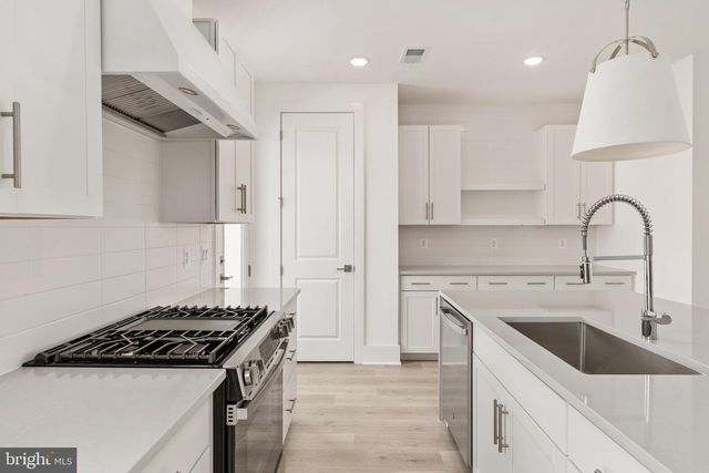 9207 FORKLEAF OAK DR, Fredericksburg, VA 22407