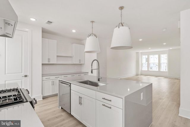 9207 FORKLEAF OAK DR, Fredericksburg, VA 22407