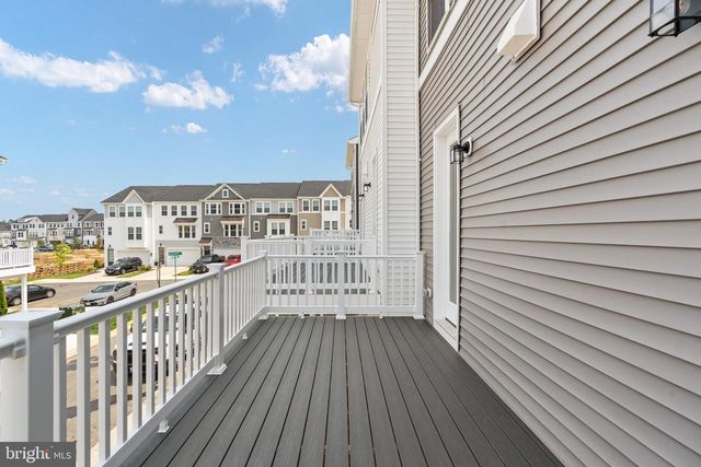 9207 FORKLEAF OAK DR, Fredericksburg, VA 22407