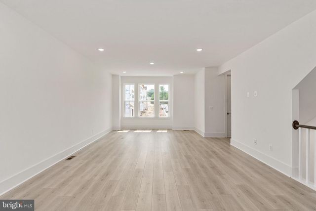 9207 FORKLEAF OAK DR, Fredericksburg, VA 22407