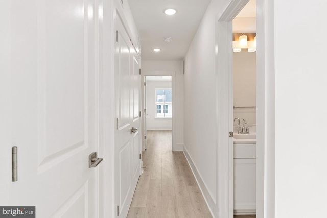 9207 FORKLEAF OAK DR, Fredericksburg, VA 22407