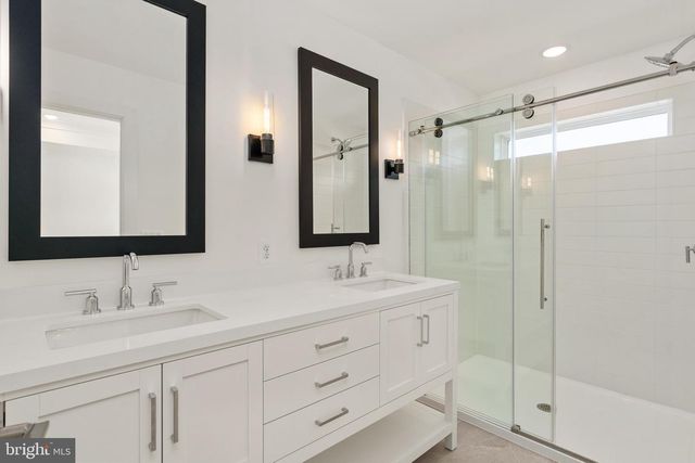 9207 FORKLEAF OAK DR, Fredericksburg, VA 22407