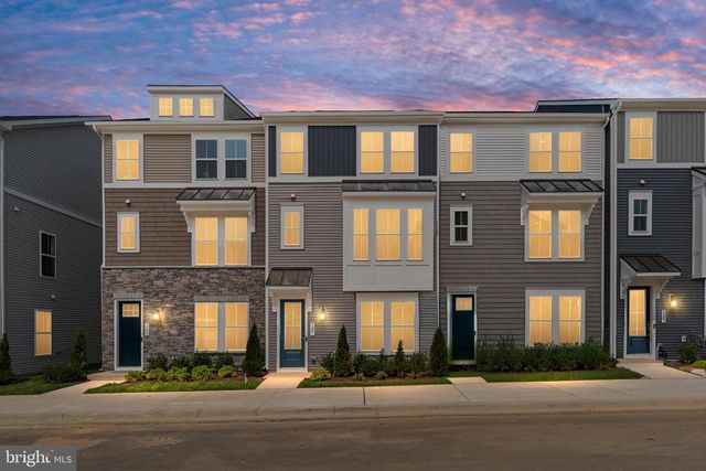 9207 FORKLEAF OAK DR, Fredericksburg, VA 22407