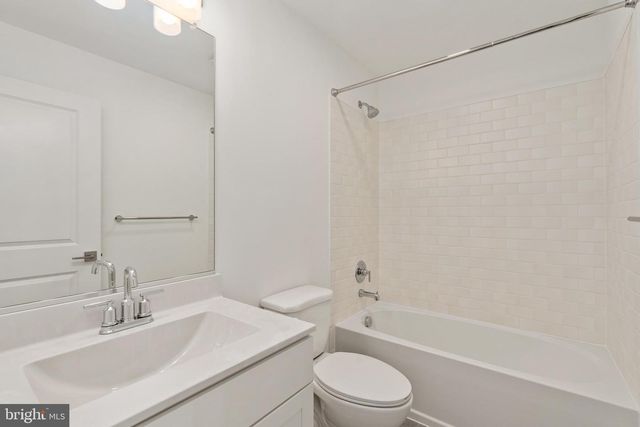 9207 FORKLEAF OAK DR, Fredericksburg, VA 22407