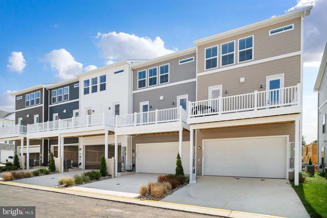 9207 FORKLEAF OAK DR, Fredericksburg, VA 22407