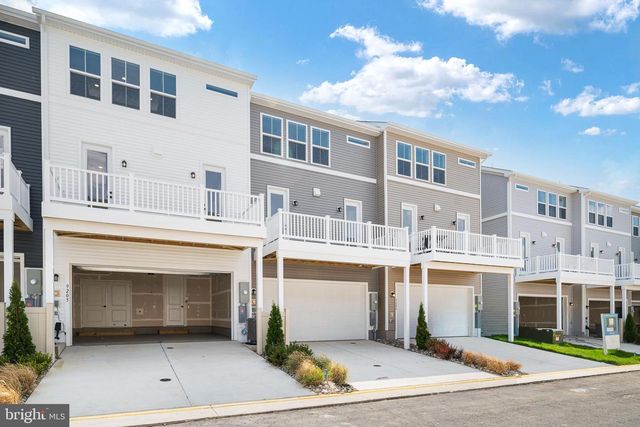 9207 FORKLEAF OAK DR, Fredericksburg, VA 22407