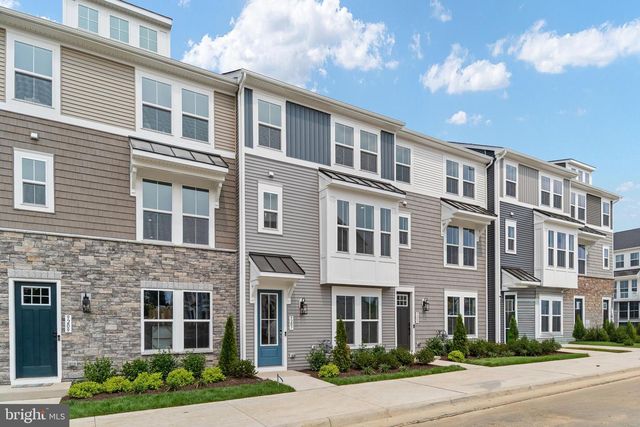 9207 FORKLEAF OAK DR, Fredericksburg, VA 22407