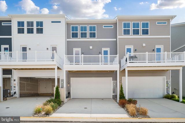 9207 FORKLEAF OAK DR, Fredericksburg, VA 22407