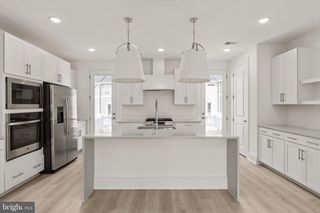 9207 FORKLEAF OAK DR, Fredericksburg, VA 22407