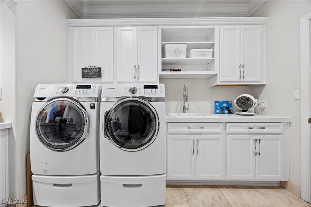 8180 West Red Coach Avenue, Las Vegas, NV 89129