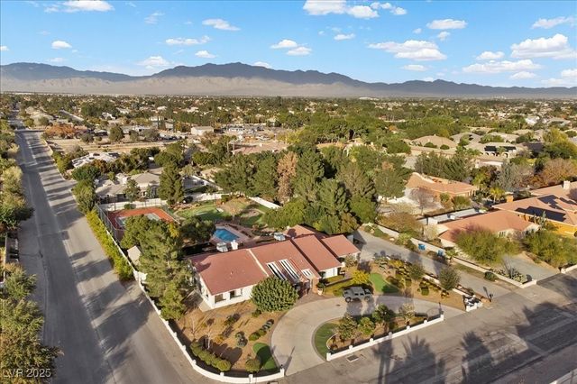 8180 West Red Coach Avenue, Las Vegas, NV 89129