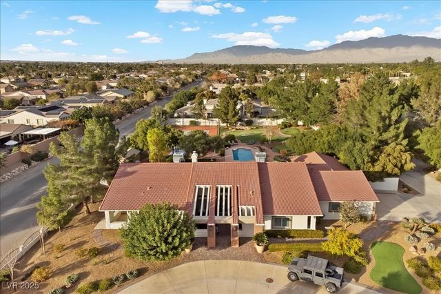 8180 West Red Coach Avenue, Las Vegas, NV 89129