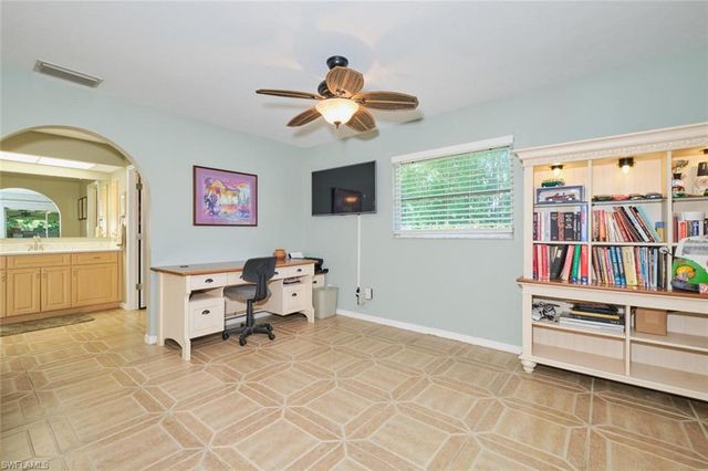 140 SE 8th ST, Cape Coral, FL 33990