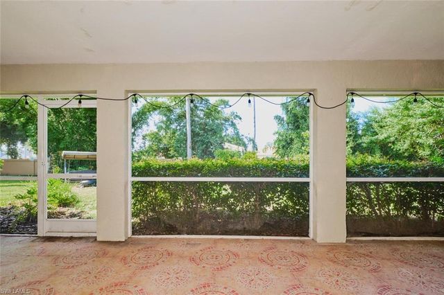 140 SE 8th ST, Cape Coral, FL 33990