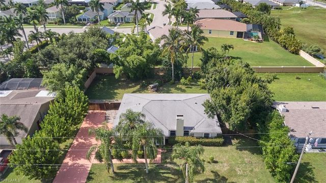 140 SE 8th ST, Cape Coral, FL 33990