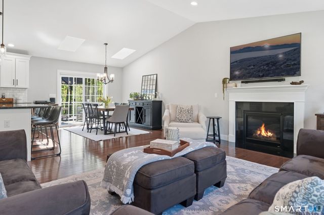 21 Juniper Road, Bloomfield, CT 06002