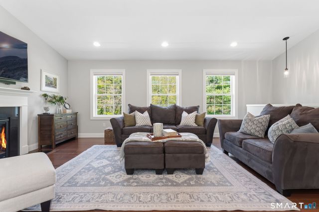 21 Juniper Road, Bloomfield, CT 06002
