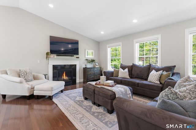 21 Juniper Road, Bloomfield, CT 06002