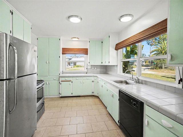 1725 HAMILTON STREET, Eustis, FL 32726