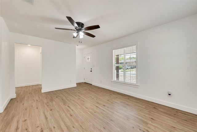 6617 Greenlee Street, Fort Worth, TX 76112