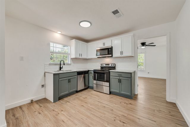6617 Greenlee Street, Fort Worth, TX 76112
