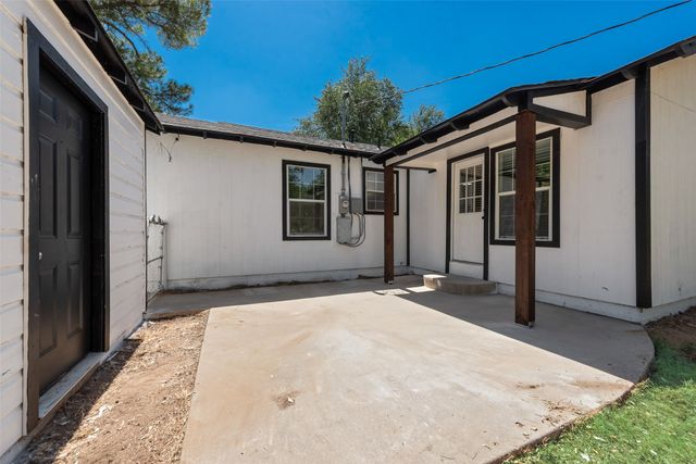 6617 Greenlee Street, Fort Worth, TX 76112
