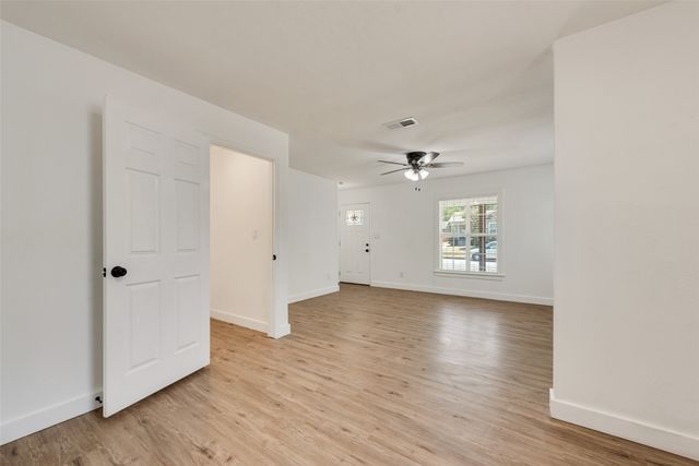 6617 Greenlee Street, Fort Worth, TX 76112