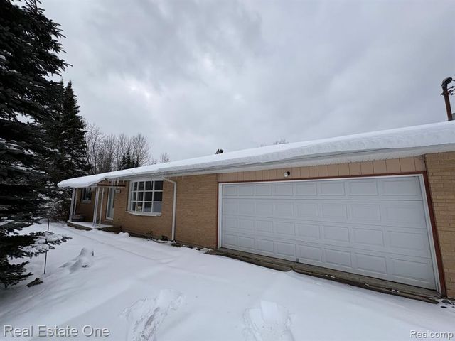 2855 E County Line Road, Hale, MI 48739