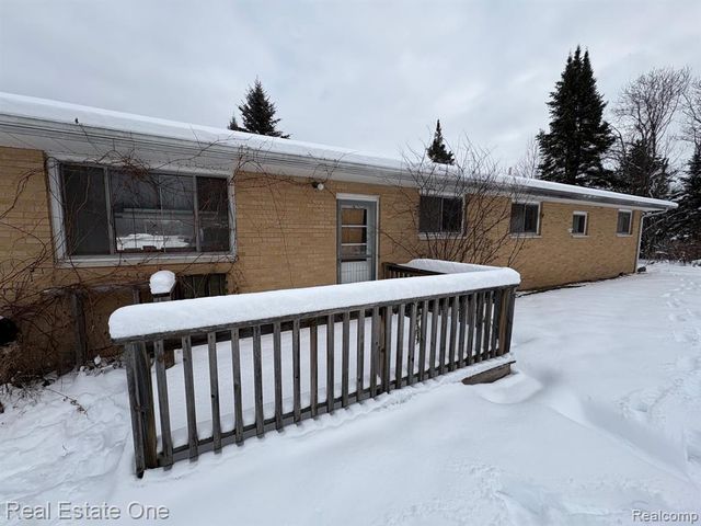 2855 E County Line Road, Hale, MI 48739