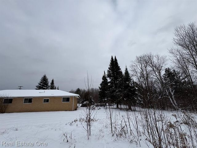 2855 E County Line Road, Hale, MI 48739