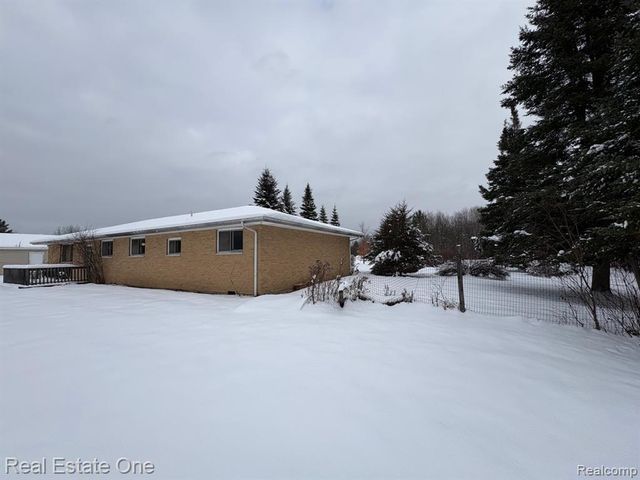 2855 E County Line Road, Hale, MI 48739