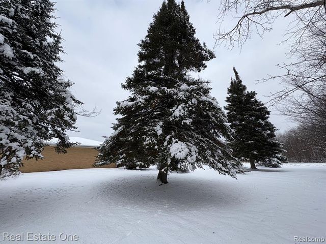 2855 E County Line Road, Hale, MI 48739