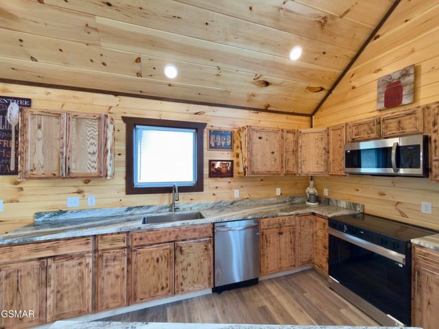 846 Blue Herring Way, Sevierville, TN 37876