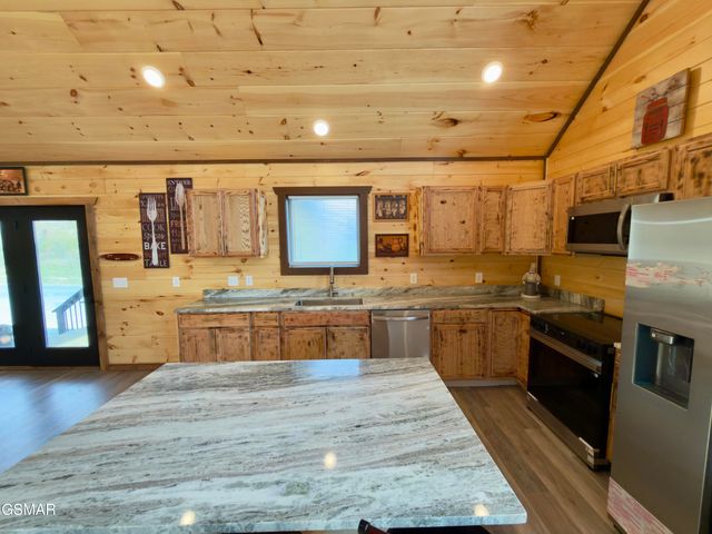 846 Blue Herring Way, Sevierville, TN 37876