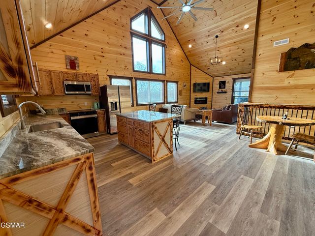 846 Blue Herring Way, Sevierville, TN 37876