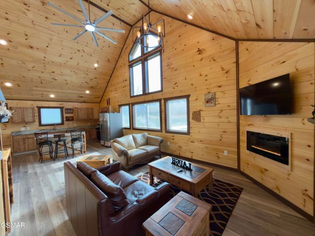 846 Blue Herring Way, Sevierville, TN 37876