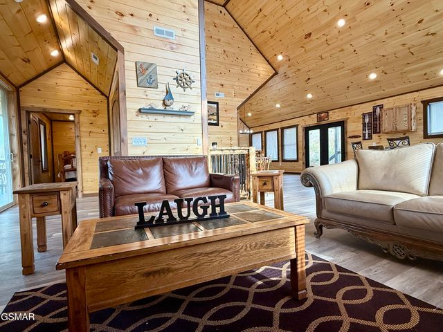 846 Blue Herring Way, Sevierville, TN 37876