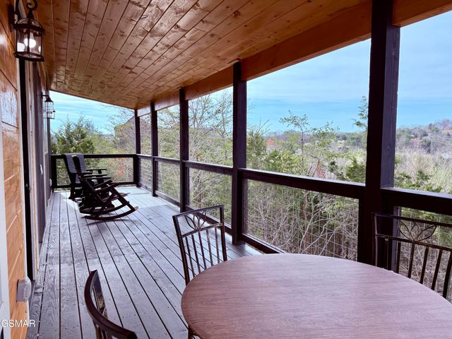 846 Blue Herring Way, Sevierville, TN 37876