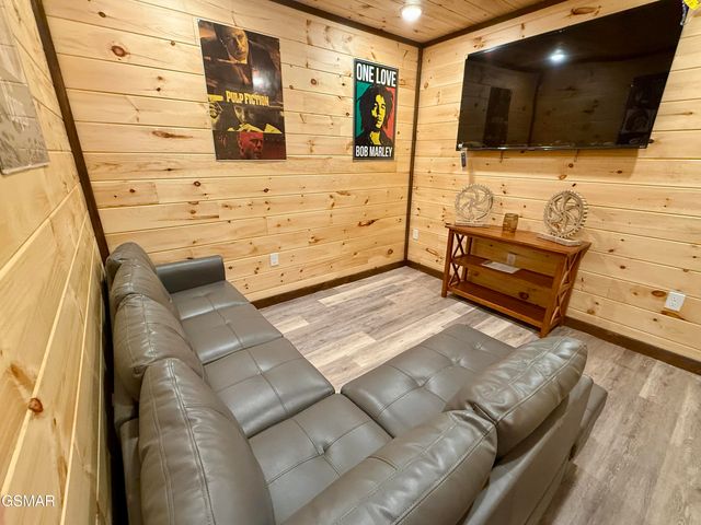 846 Blue Herring Way, Sevierville, TN 37876