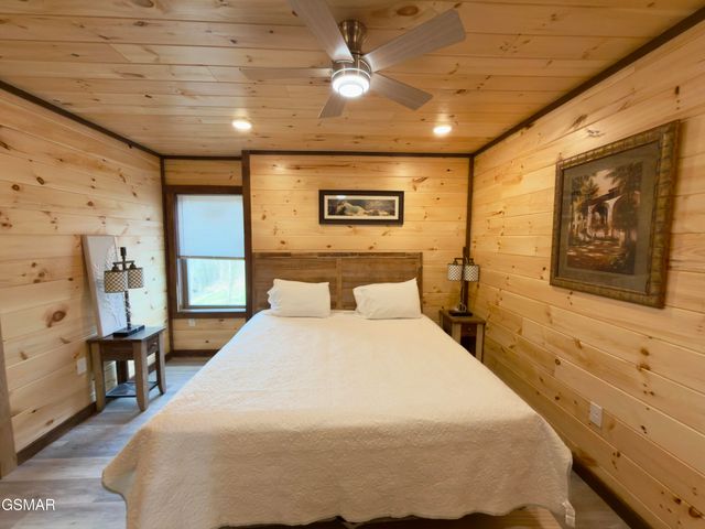 846 Blue Herring Way, Sevierville, TN 37876