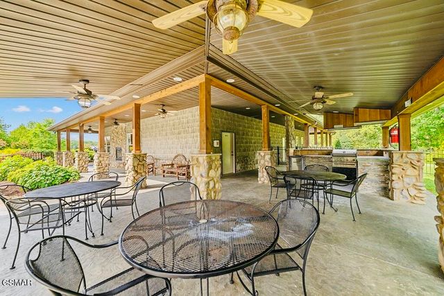 846 Blue Herring Way, Sevierville, TN 37876