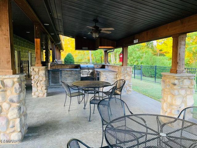 846 Blue Herring Way, Sevierville, TN 37876