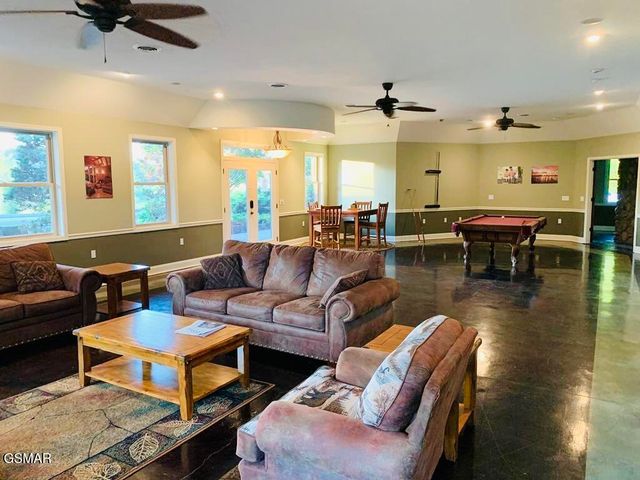 846 Blue Herring Way, Sevierville, TN 37876