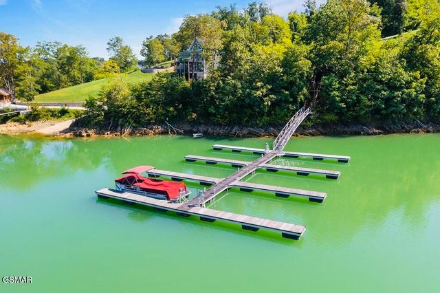 846 Blue Herring Way, Sevierville, TN 37876