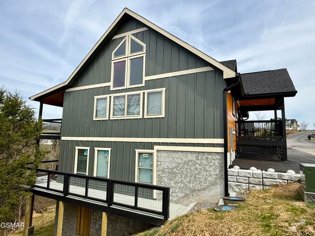 846 Blue Herring Way, Sevierville, TN 37876